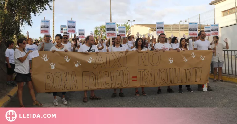 ⏯️ Protesta a Artesa de Segre contra un professor "conflictiu" assignat a una escola