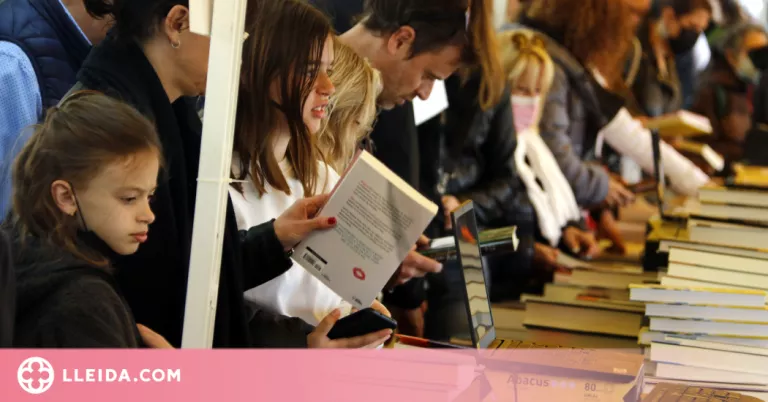 Aquests són els dos llibres més venuts a Lleida aquest Sant Jordi