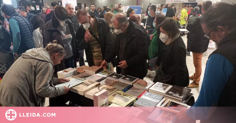 Gran èxit de la diada de Sant Jordi a Tàrrega, celebrat sota cobert a l'Espai MerCAT