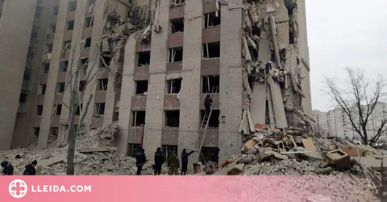 Diverses explosions sacsegen Kíiv després de dies sense atacs