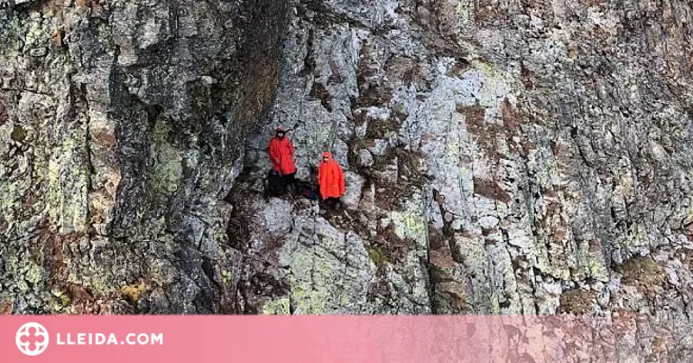 Rescaten dos joves excursionistes a Alins