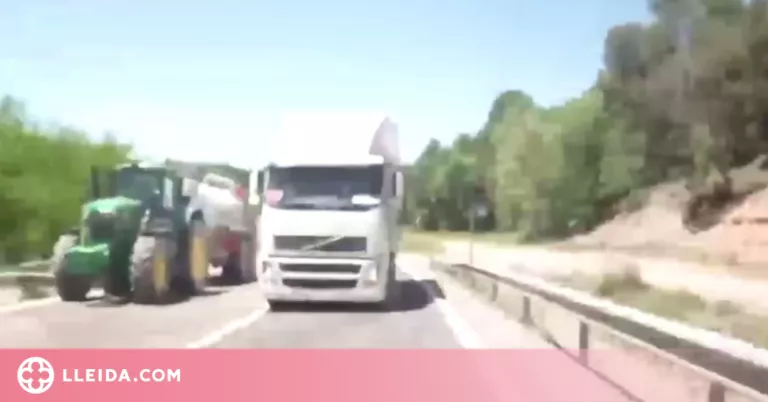 ⏯️ Enxampen un camioner que va envair el carril contrari i va estar a punt de provocar un xoc frontal