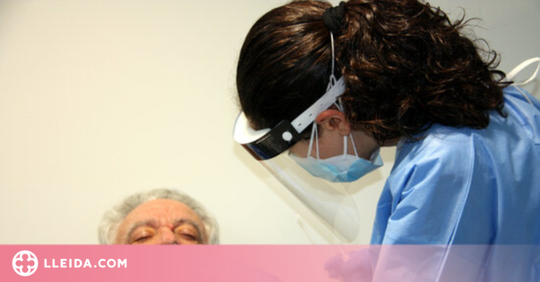 L'Rt baixa a 1,02 i també cau el risc de rebrot a 261