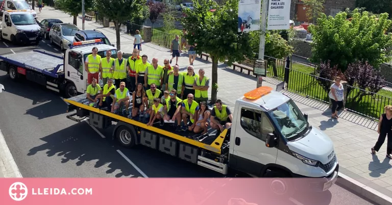 ⏯️ Marxa lenta a Sort dels gruistes d'assistència en carretera del Pirineu per exigir millores laborals