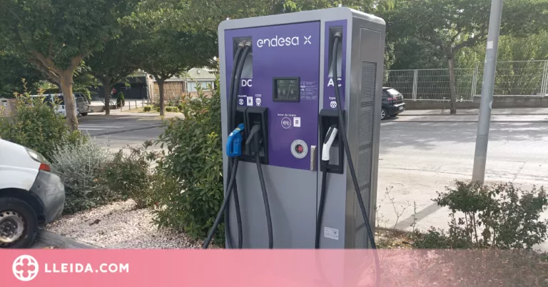 En marxa a Tàrrega els primers punts de recàrrega ràpida de vehicles elèctrics a la via pública