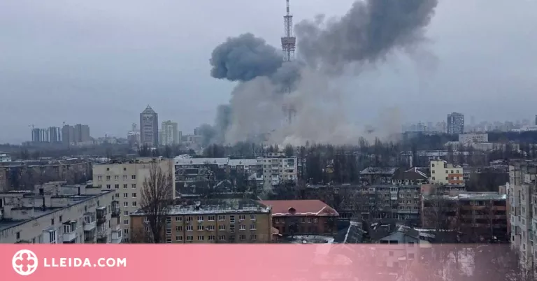 Rússia ataca de nou Kíev i demana als ciutadans que abandonin casa seva