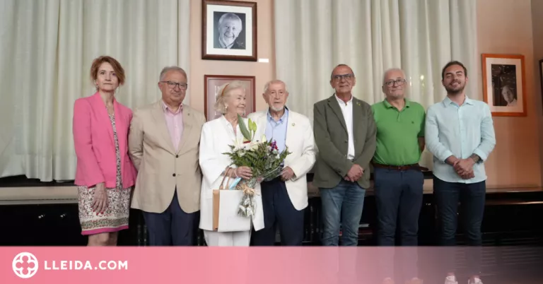 Josep Vallverdú, entre els retrats del despatx noble de la Paeria