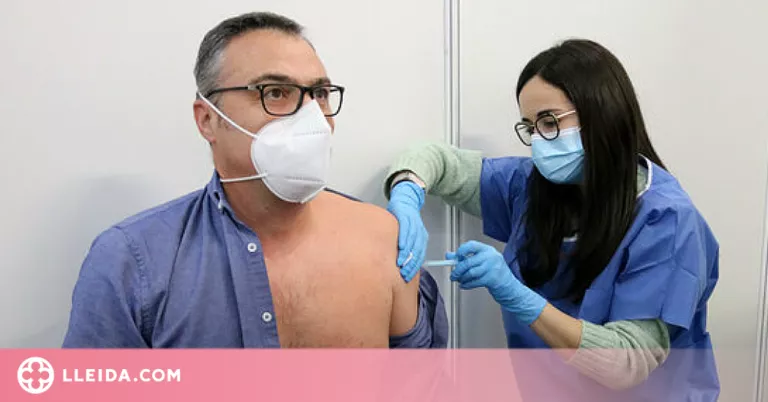 Salut obre les cites per a la tercera dosi de la vacuna a les persones d'entre 30 i 39 anys