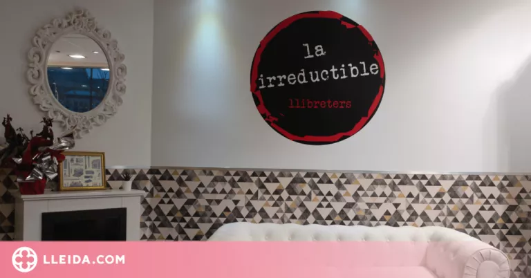 la irreductible, un racó amb caliu literari i vistes a la Seu Vella