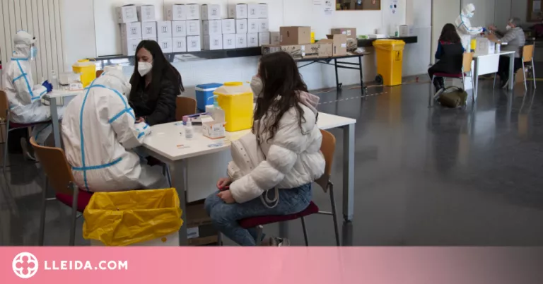 Reforçar la vacunació amb mesures de protecció reduiria un 19% els contagis