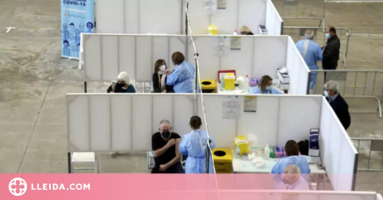 Salut començarà a vacunar amb Pfizer els majors de 70 anys fora dels CAP