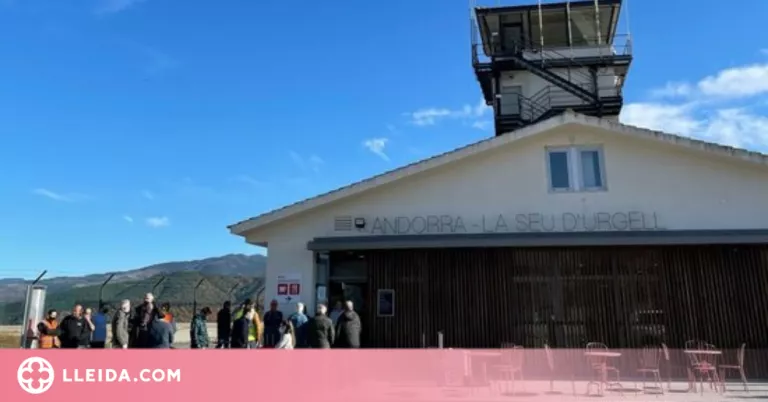L'aeroport d'Andorra-La Seu acull un simulacre de facturació previ a l'inici dels vols regulars