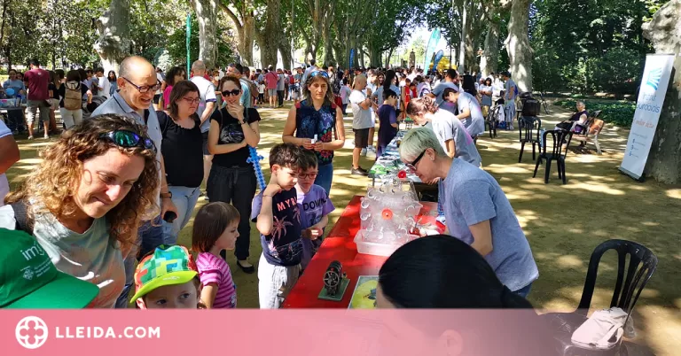 ‘Ciència al Carrer’ omple d’experiments científics els Camps Elisis