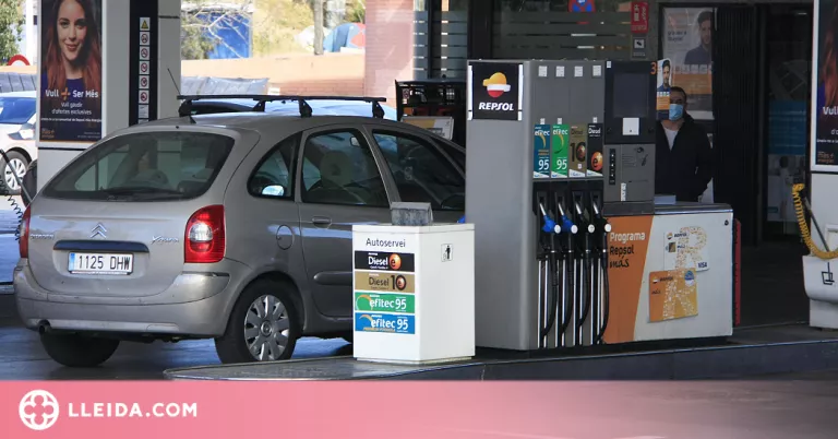 El preu del dièsel supera ja els 2 euros el litre