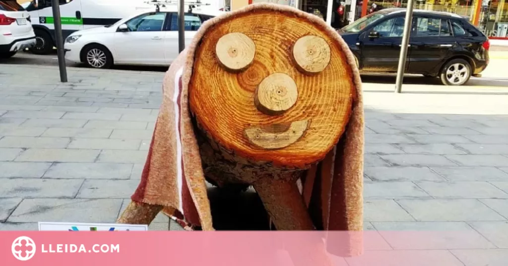 Un poble del Segrià s'omple de troncs de Nadal amb sortejos i premis