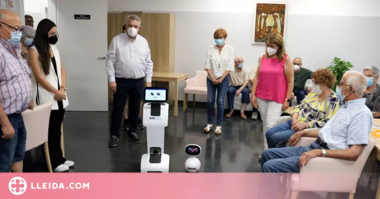 ⏯️ Aitona prova els robots desenvolupats per millorar la vida a la gent gran