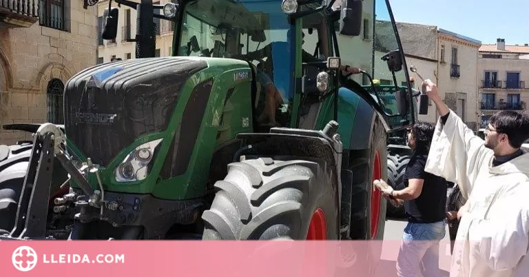 Una trentena de tractors als Tres Tombs de Sant Isidre de Bellpuig