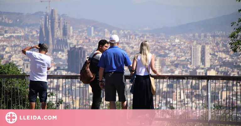 Catalunya rep 1,5 milions de turistes estrangers a l'abril, situant-se com el destí preferit a l'Estat