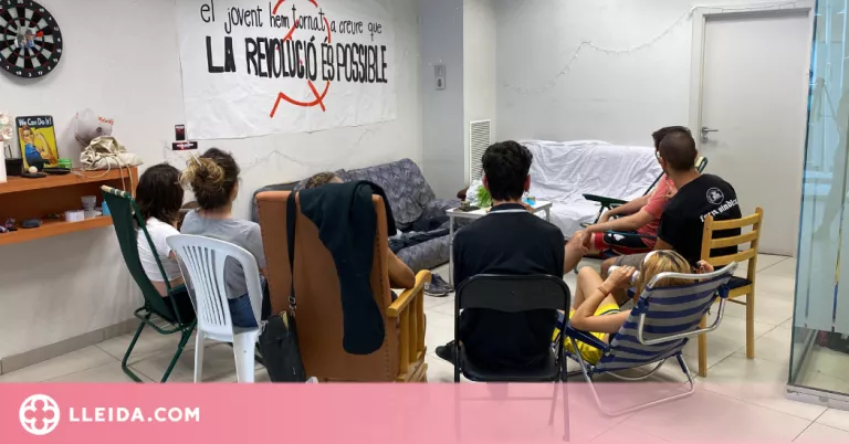 ⏯️ Ocupen una antiga oficina bancària de la Seu d'Urgell