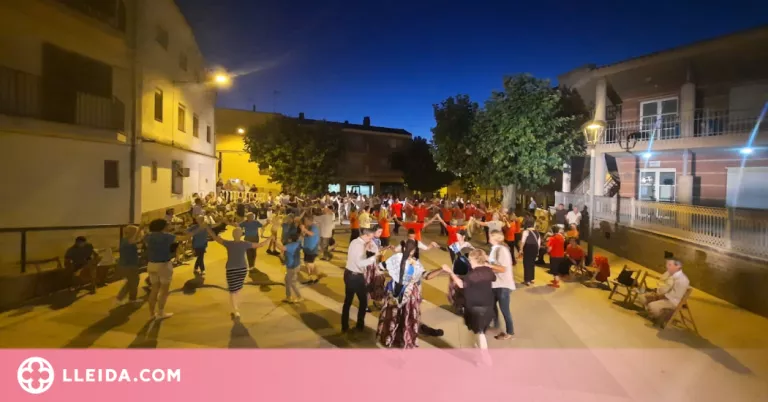 Tret de sortida del cicle de Sardanes a la Fresca a la Granja d'Escarp
