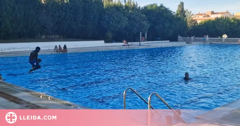 Almacelles instal·larà una cadira hidràulica per fer les piscines municipals més inclusives