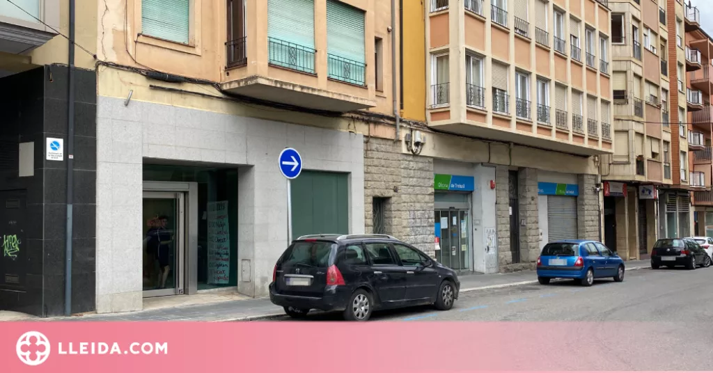 ⏯️ Ocupen una antiga oficina bancària de la Seu d'Urgell