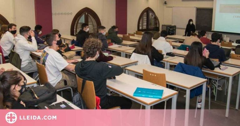 Més de 2.000 estudiants de primer de grau recuperen part de la docència presencial
