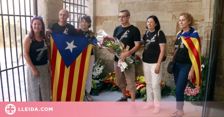 L'antic convent del Roser centra bona part de les ofrenes florals per la Diada a Lleida