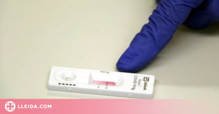 Els farmacèutics reclamen solució urgent a la distribució de tests a les farmàcies