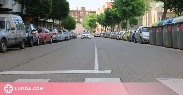 Aquest és el carrer de Lleida amb més infraccions de vehicles en doble fila