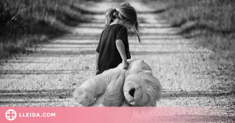 Un de cada tres infants i adolescents de Catalunya viu en risc de pobresa