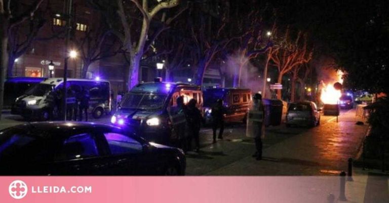 Acusen de desordres públics als vuit detinguts al final de la protesta contra l'empresonament de Hasél