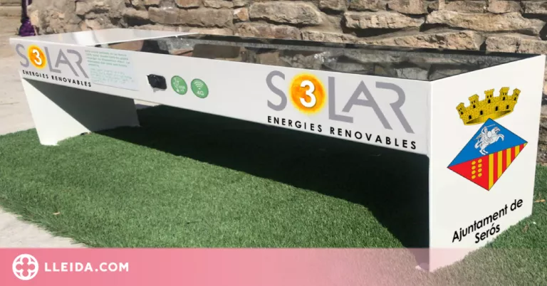 Presenten a Municipàlia un banc totalment autònom apte per carregar dispositius mòbils