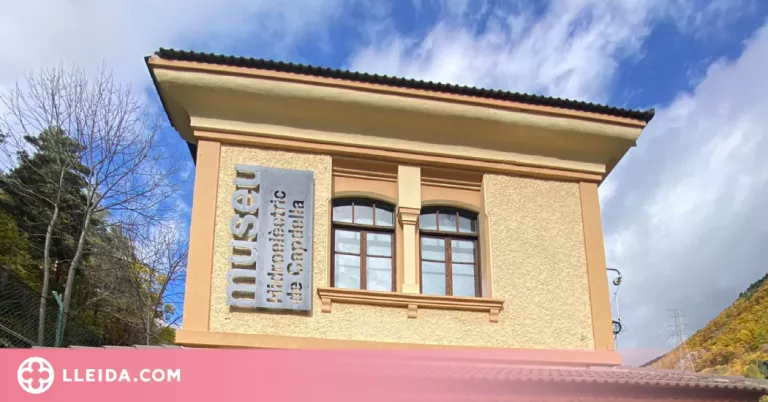 Primers passos per la restauració de l'Hospital de cartró de la Vall Fosca