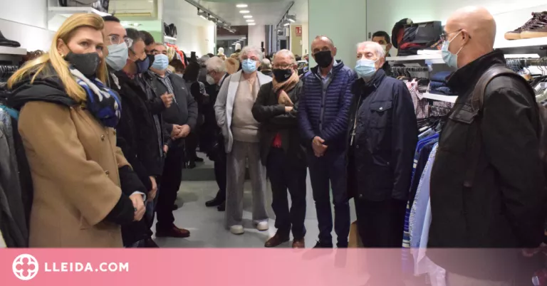 Nova botiga de roba de segona mà a l'Eix Comercial per apropar l'economia circular i sostenible