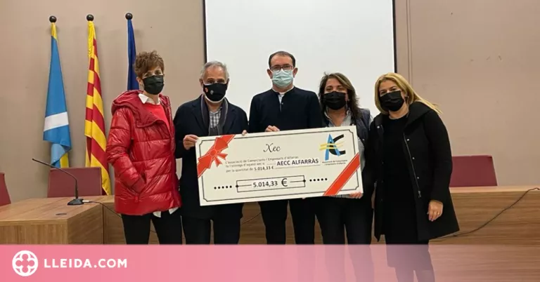 Donatiu de més de 5.000 € a l'Associació Contra el Càncer de Lleida