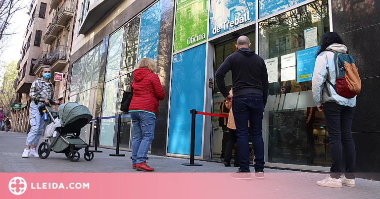 Catalunya tanca el 2021 amb un descens rècord de desocupació