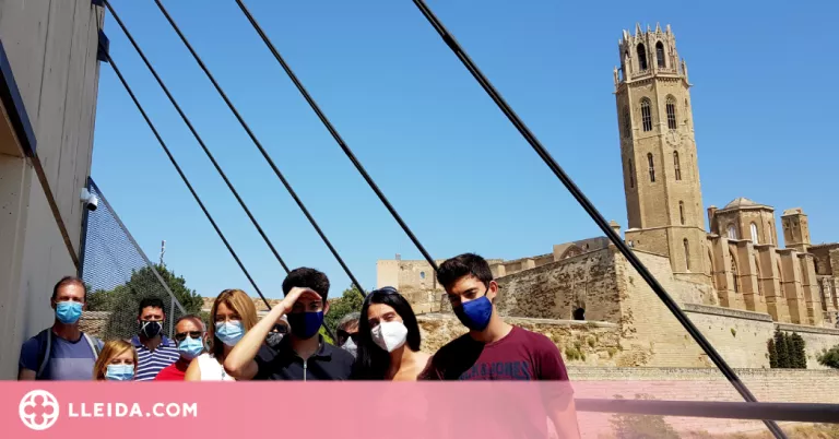 Visitants d’arreu del territori participen en diferents activitats turístiques a Lleida