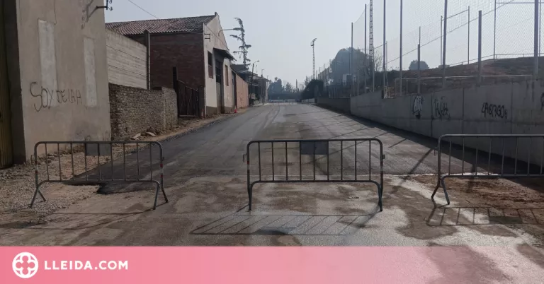 Les Borges millora el paviment del carrer Via Aurèlia