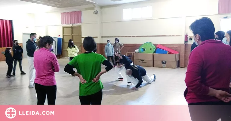 Curs d'autodefensa femenina a Riner