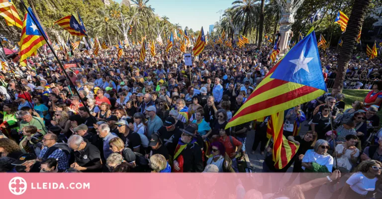 L'acte unitari de les entitats independentistes per l'1-O congrega 11.000 persones