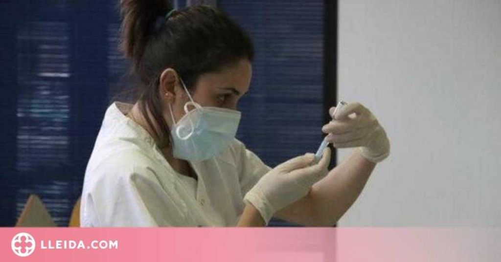 Foment demana accelerar la vacunació per "salvar" la temporada turística