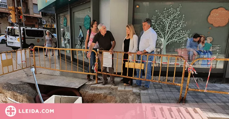 L'alcaldessa accidental Begoña Iglesias visita la remodelació del carrer Vallcalent de Lleida