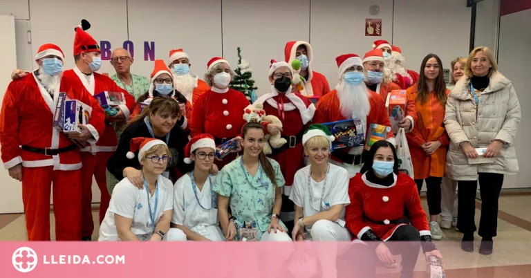 La Papanoelada Lleida visita els infants ingressats a l'Arnau de Vilanova