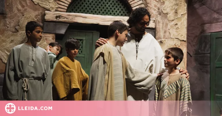 La tradició pren relleu generacional amb els més petits a La Passió de Cervera