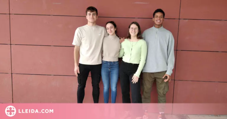 Un equip d'un centre docent de Lleida, capitanejat per una professora, guanya la Lliga de debat