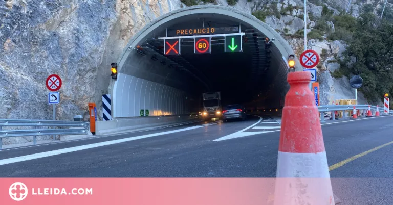 Tallen temporalment el trànsit d'un túnel de la C-14 a l'Alt Urgell per una incidència