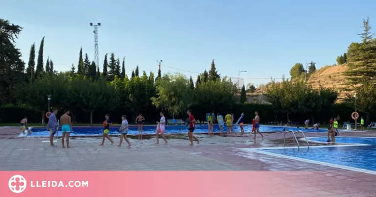 Veïns i veïnes de Seròs denuncien no poder accedir a les piscines municipals