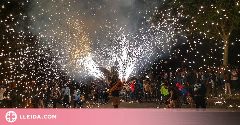 Lleida balla sota les espurnes de la Gran Nit del Foc