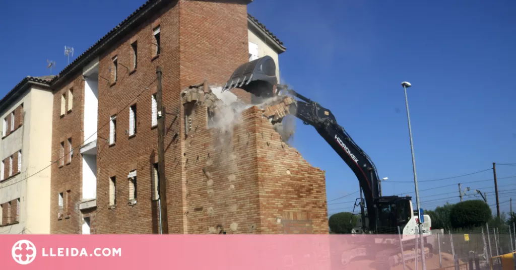 ⏯️ Reprenen l'enderroc dels darrers blocs del Grup Sant Isidori de Mollerussa